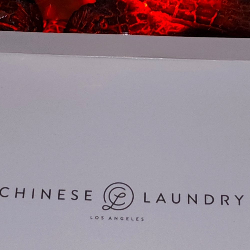 CHINESE LAUNDRY SNAKES BOOTS size 10